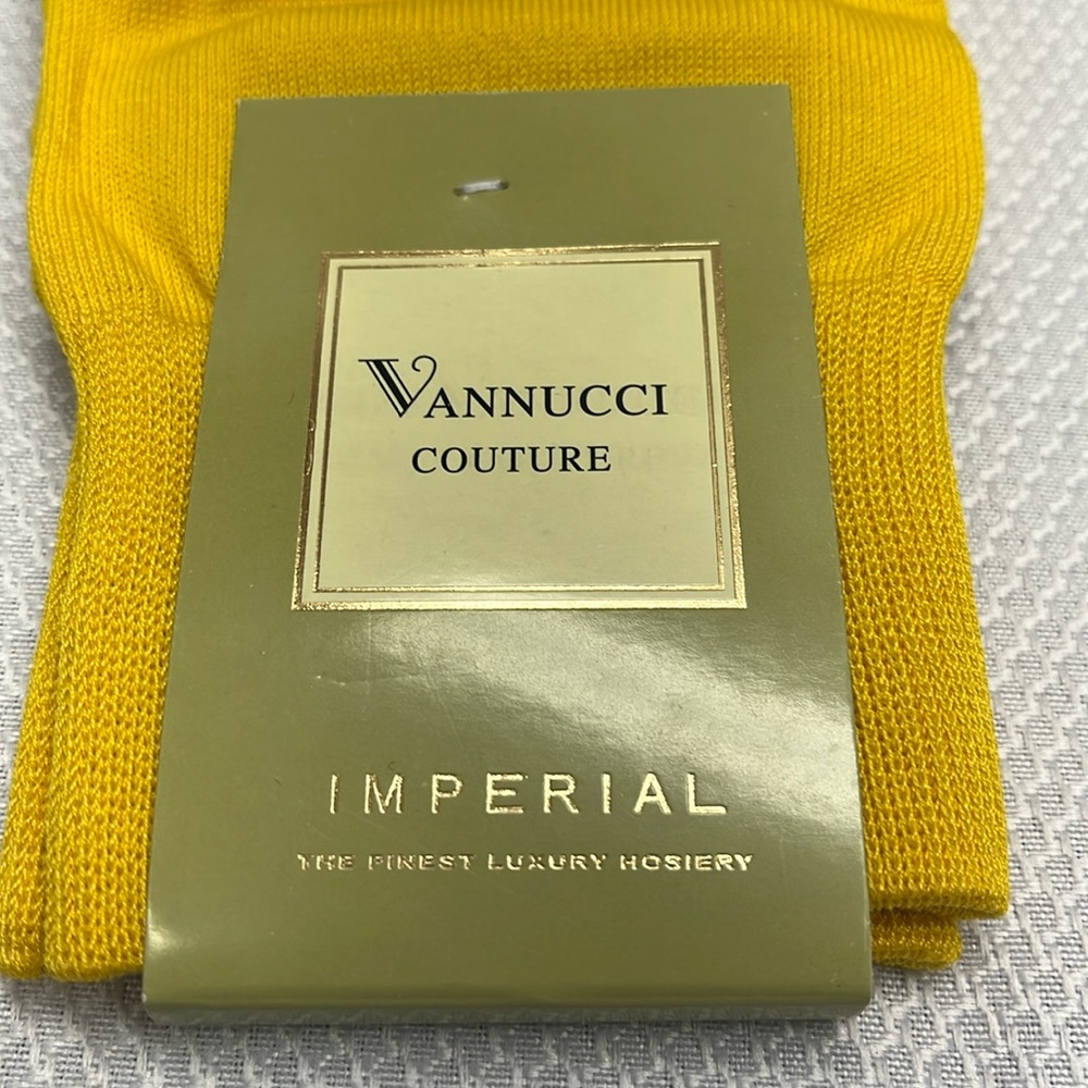 Mens Vannucci Couture Socks Solid Color Dress Casual Socks

Gold